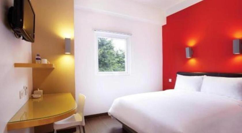 Amaris Hotel Pakuan Bogor Kültér fotó