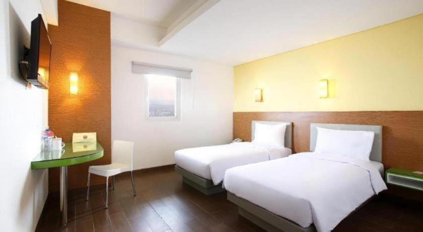 Amaris Hotel Pakuan Bogor Kültér fotó