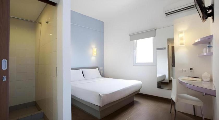 Amaris Hotel Pakuan Bogor Kültér fotó