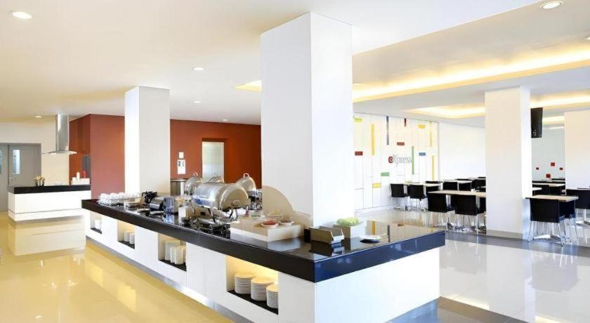 Amaris Hotel Pakuan Bogor Kültér fotó