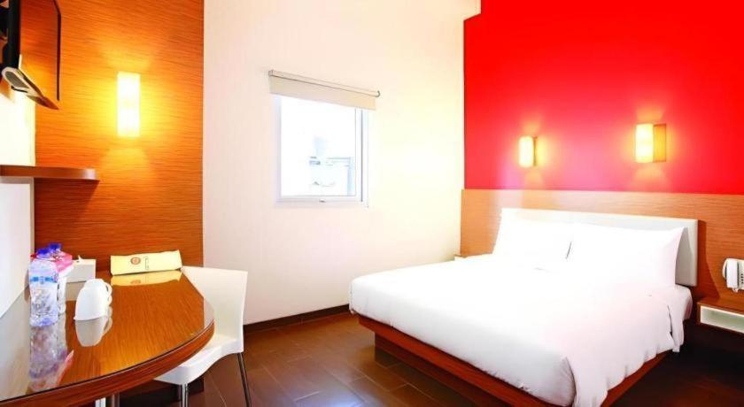 Amaris Hotel Pakuan Bogor Kültér fotó