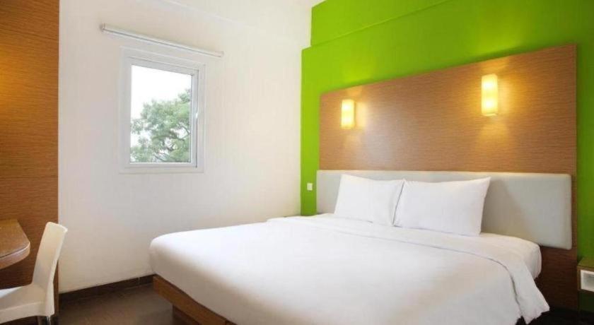 Amaris Hotel Pakuan Bogor Kültér fotó